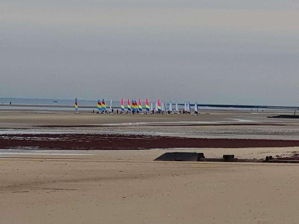 Appartement F1 Mansarde A 100M De La Plage, Proche De Arromanches Et Des Plages Du Debarquement Saint-Côme-de-Fresné Zewnętrze zdjęcie